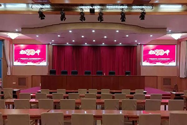 小間距LED顯示屏與無縫拼接屏區(qū)別在哪里？