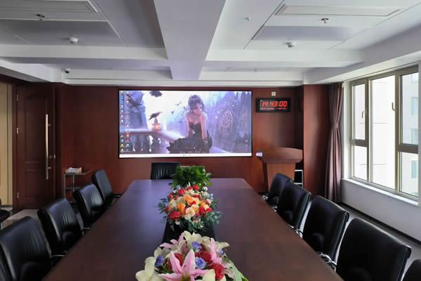 會議室使用LED顯示屏好還是液晶拼接屏好，會議室顯示大屏解決方案