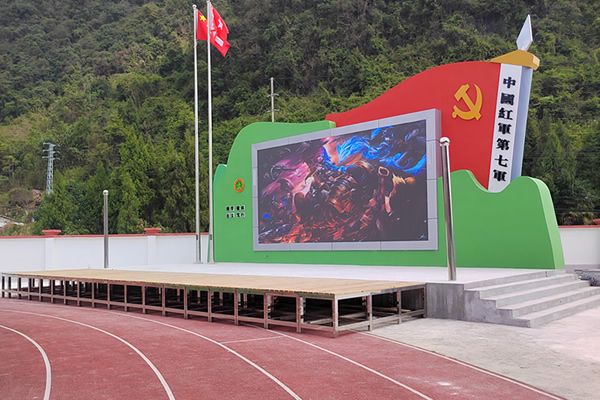 10米寬的舞臺(tái)背景墻要做多大的LED顯示屏合適？